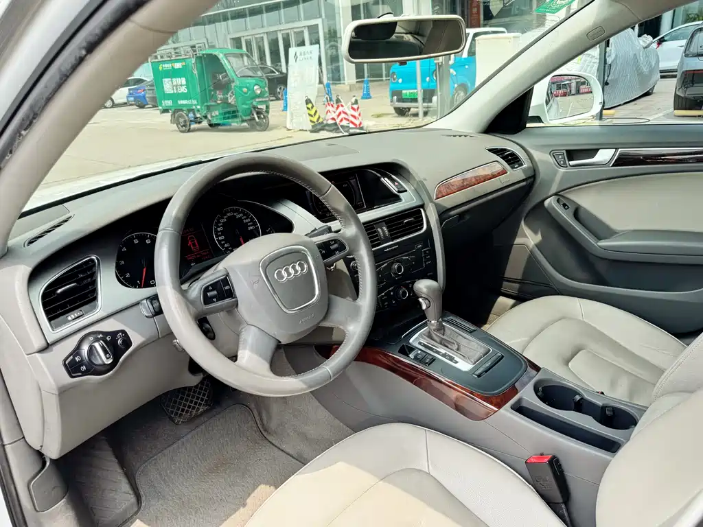 Audi A4L 2012 2.0 TFSI AT Comfort