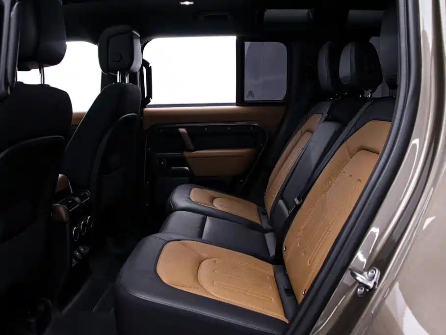 Land Rover Defender — миниатюра 16