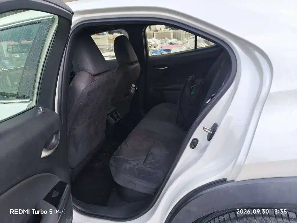Lexus UX — миниатюра 7