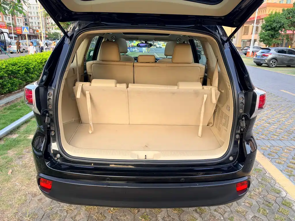 Toyota Highlander — миниатюра 9