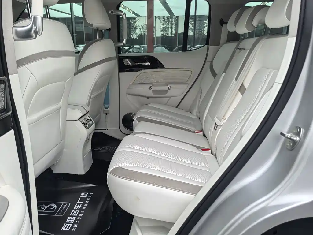 TANK CO CREATION TANK 300