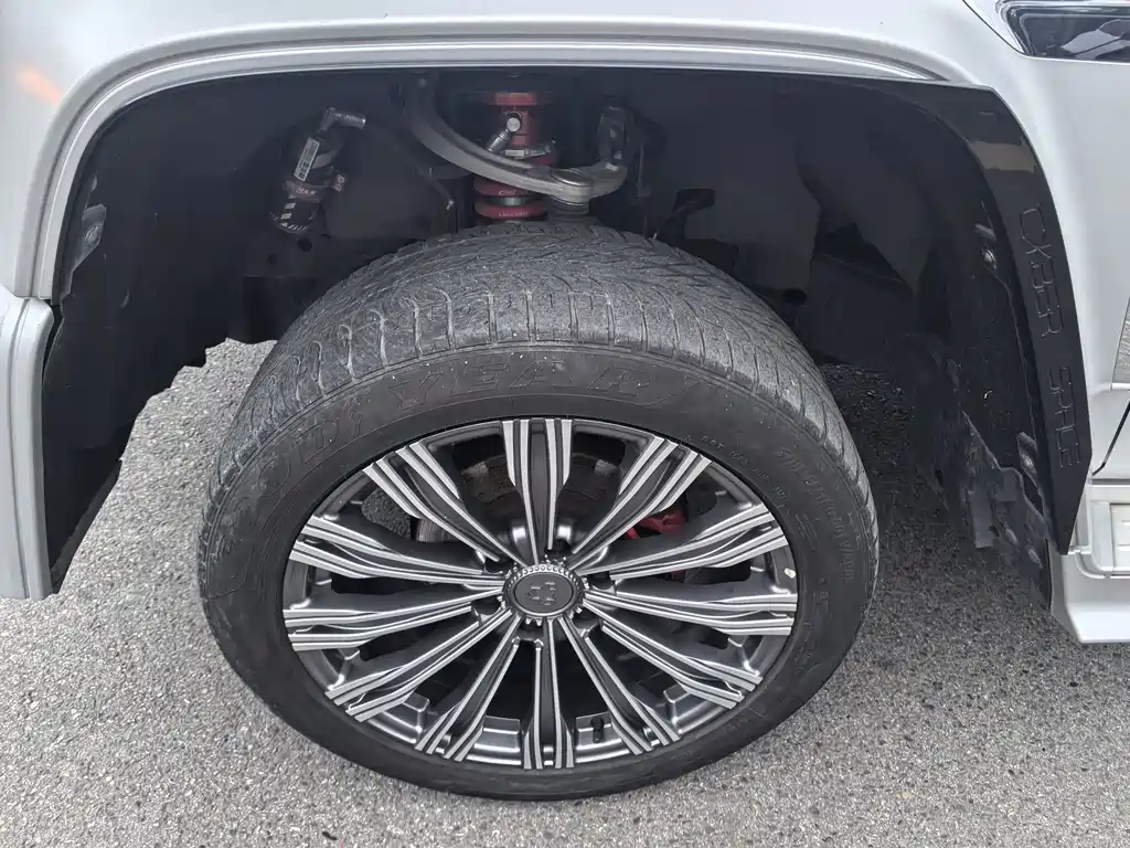 TANK CO CREATION TANK 300