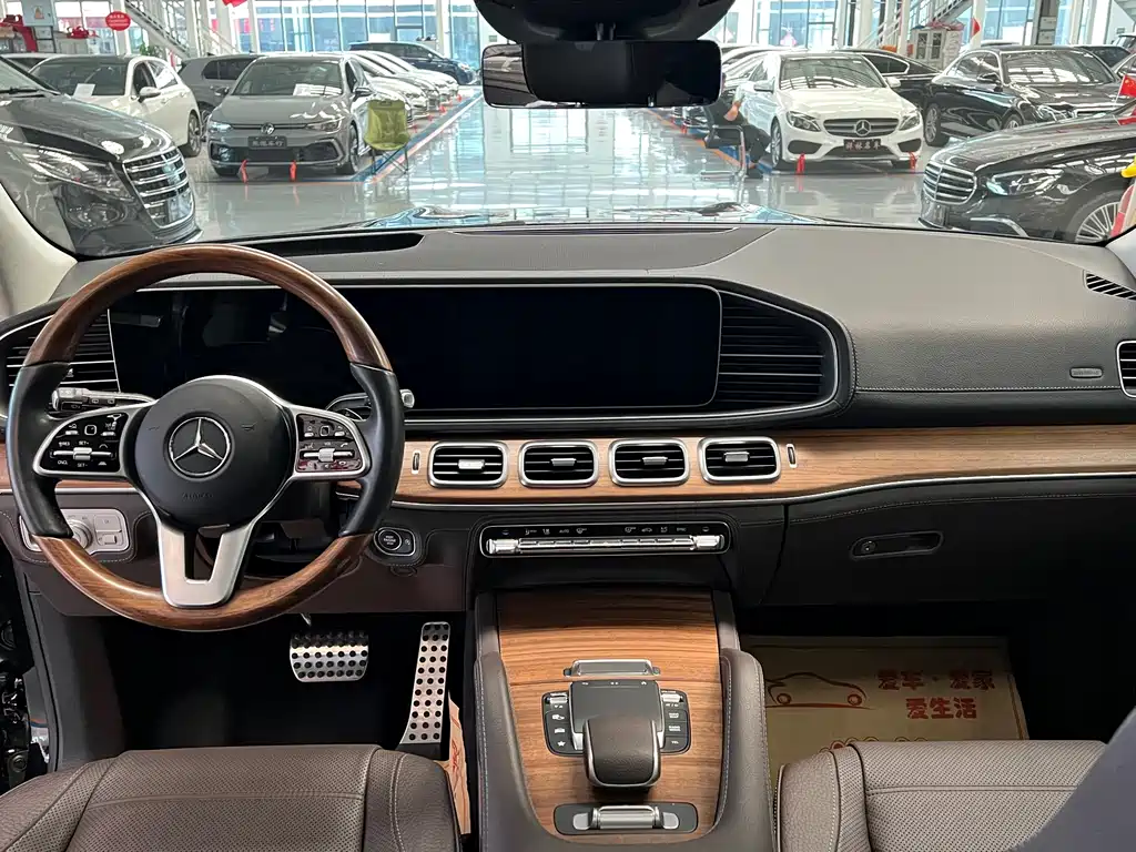 Mercedes-Benz GLS — миниатюра 10