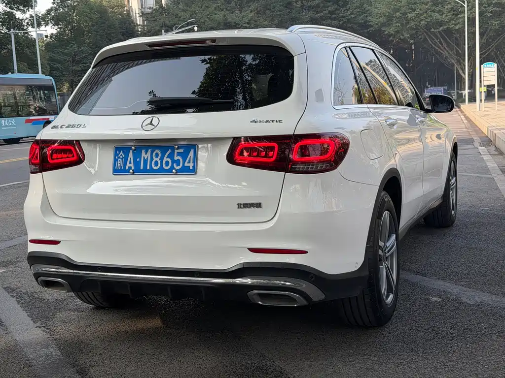 MERCEDES-BENZ GLC