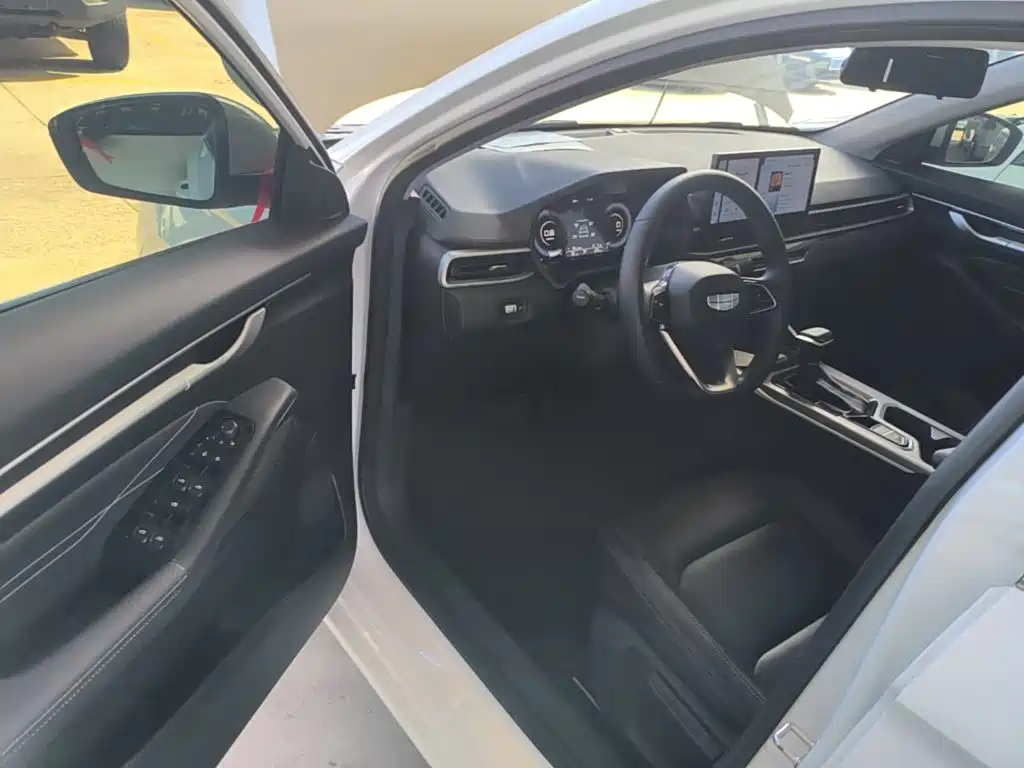 Geely Emgrand — миниатюра 16