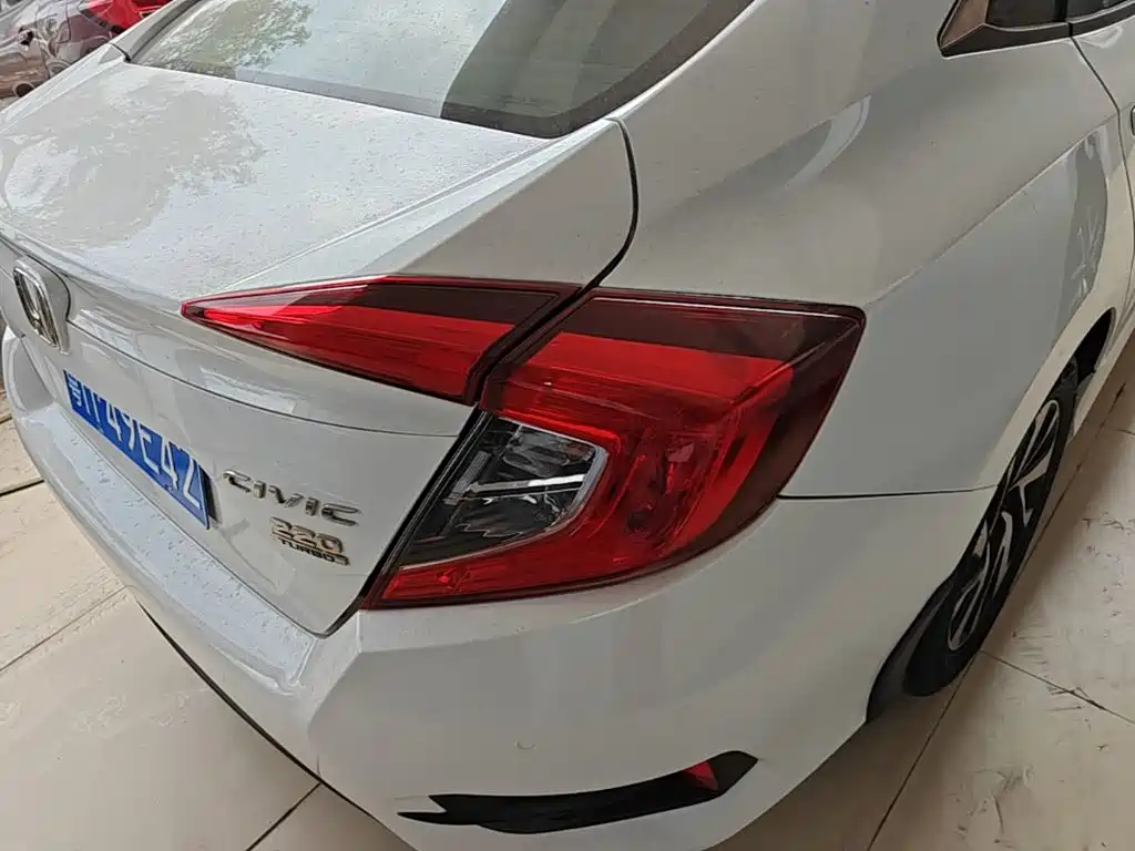Honda Civic — миниатюра 8