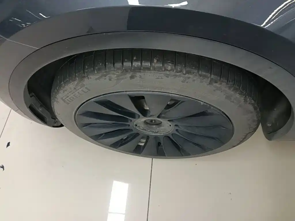 Tesla Model Y — миниатюра 22