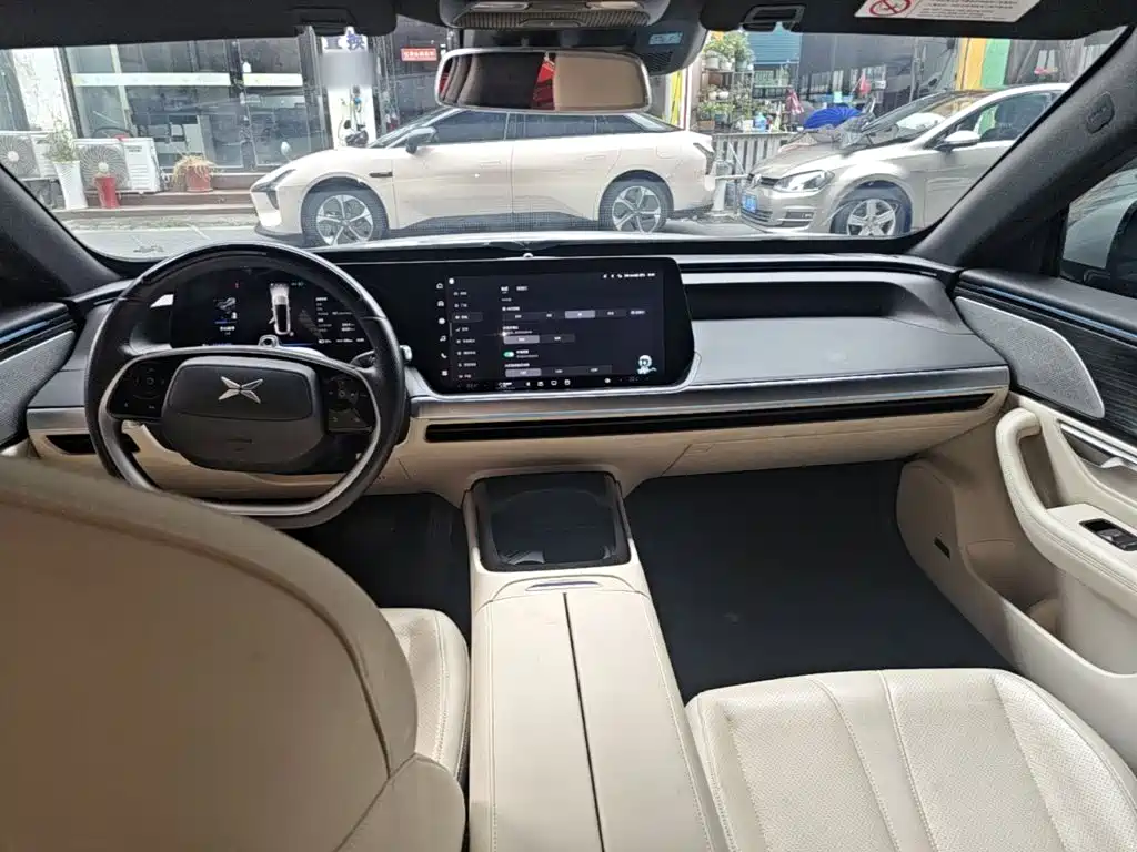 XPeng P7 — миниатюра 10