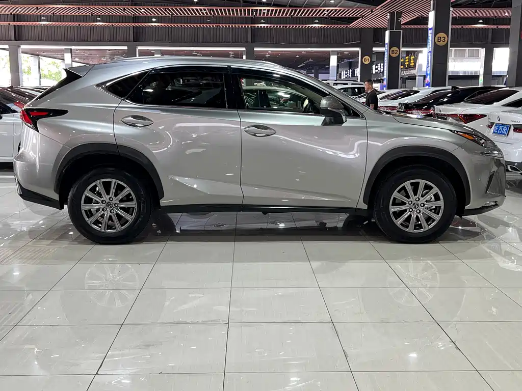 Lexus NX — миниатюра 6