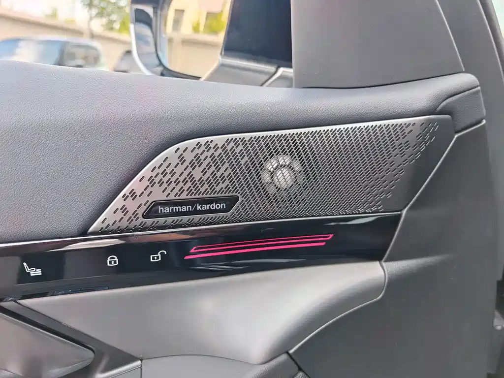 BMW 5 Series — миниатюра 26