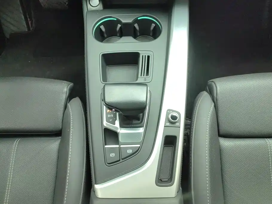 Audi A4L — миниатюра 16