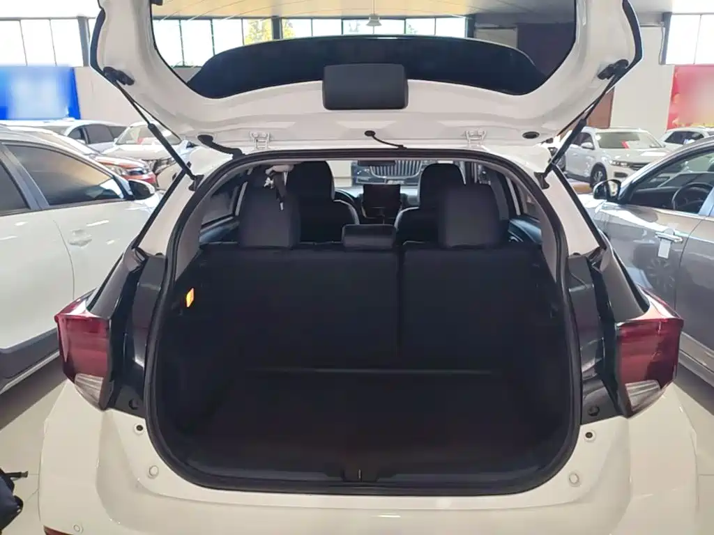 Toyota Yaris L — миниатюра 19