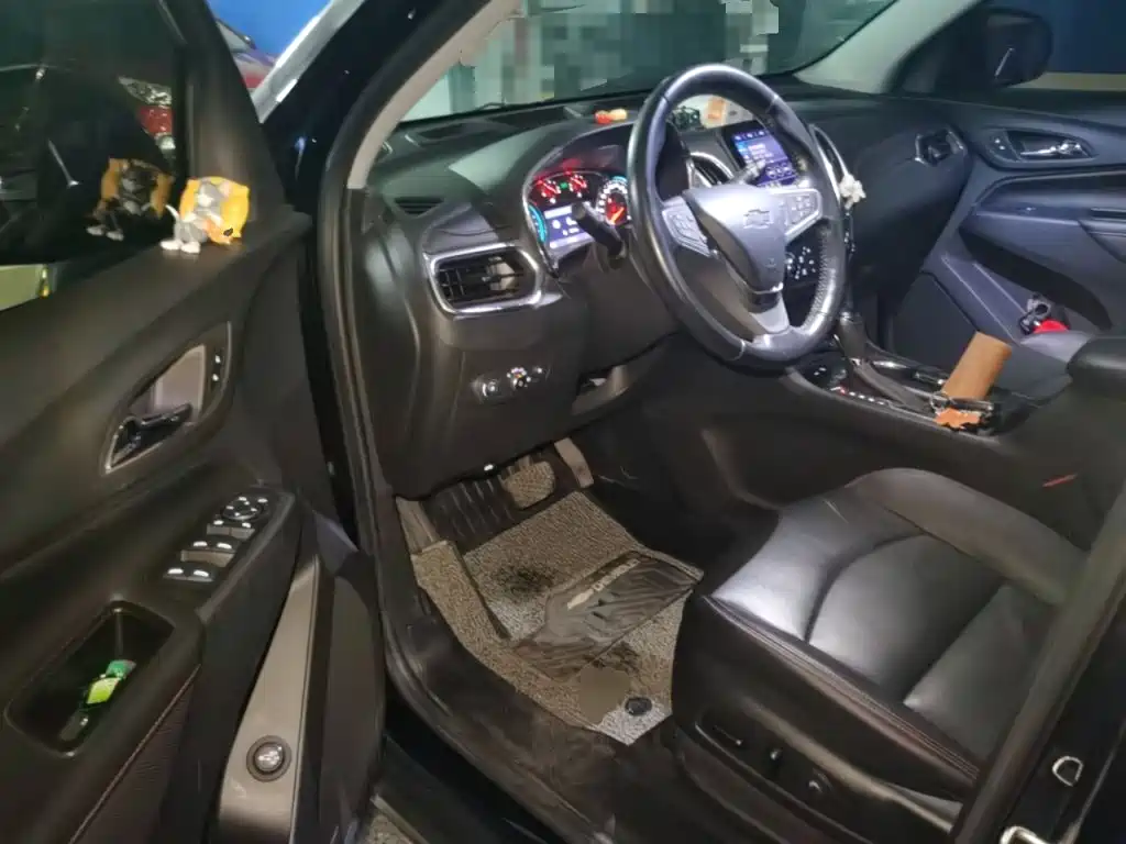 Chevrolet Equinox — миниатюра 12