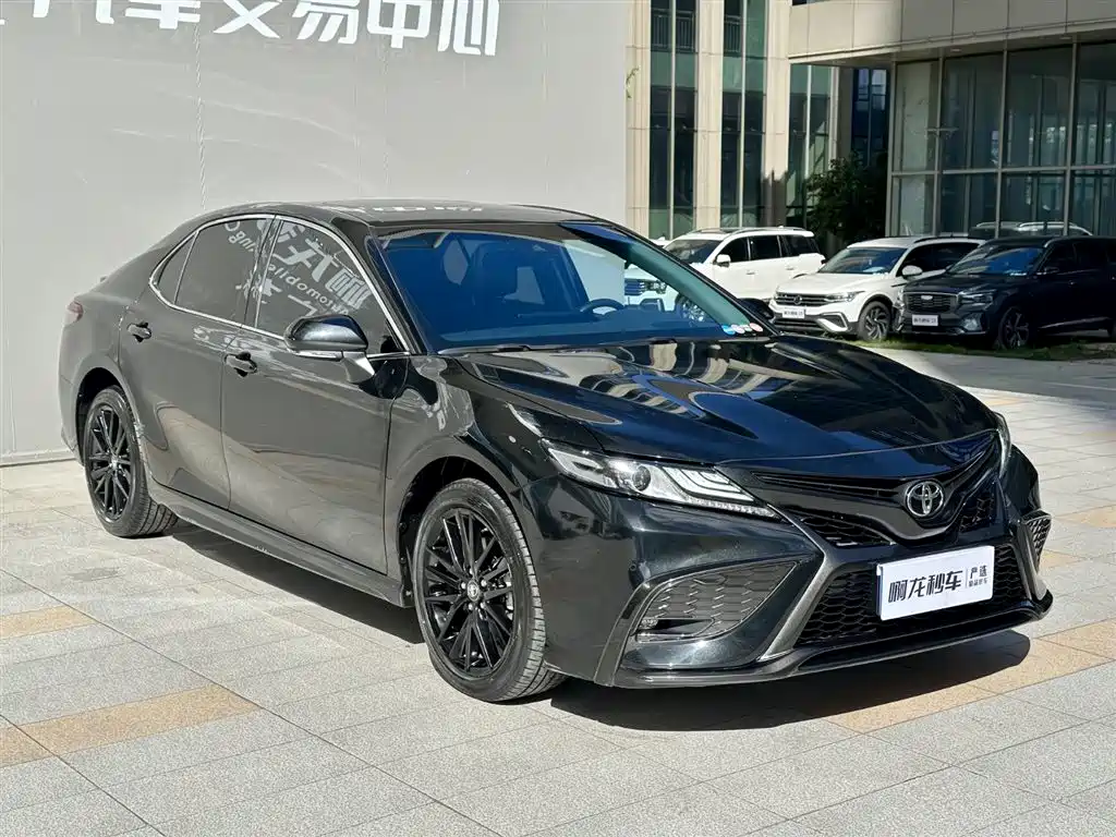 Toyota Camry 2022 2.0S