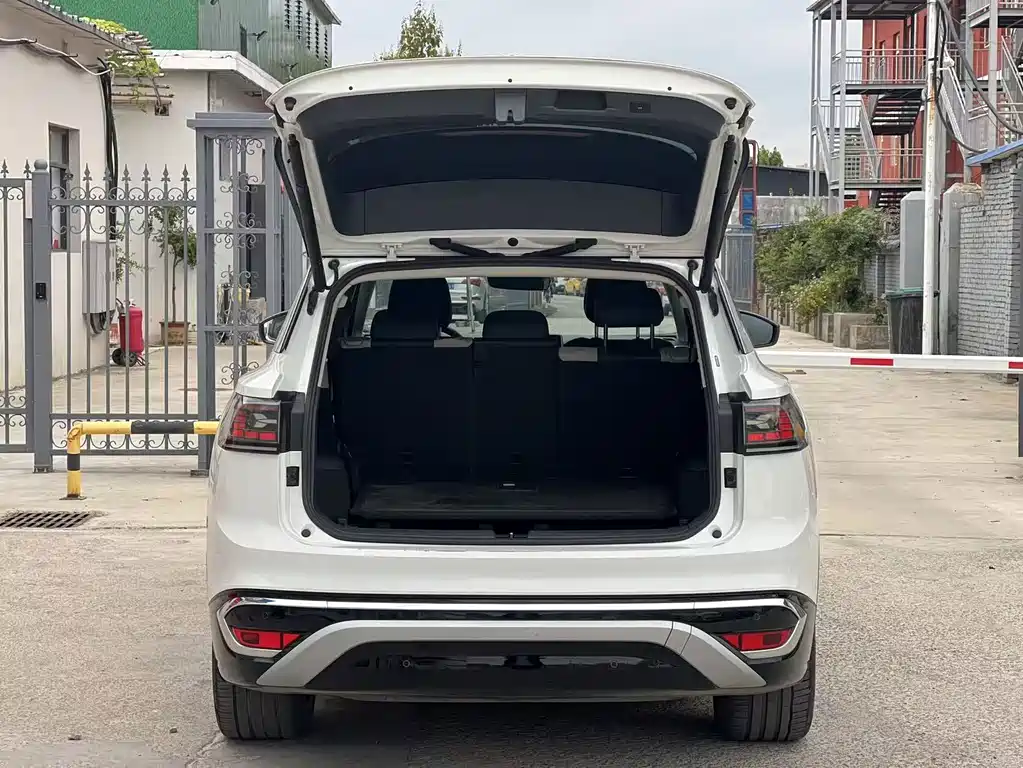 Volkswagen ID.6 X — миниатюра 8