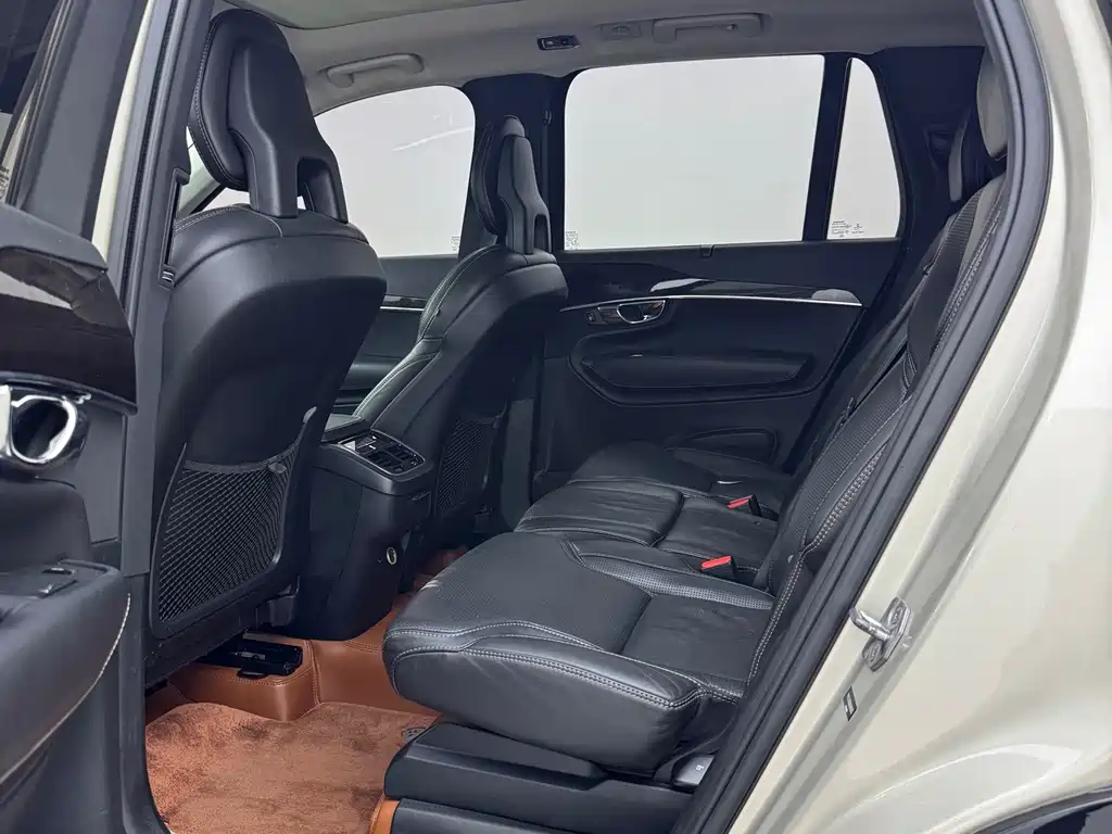 Volvo XC90 — миниатюра 5