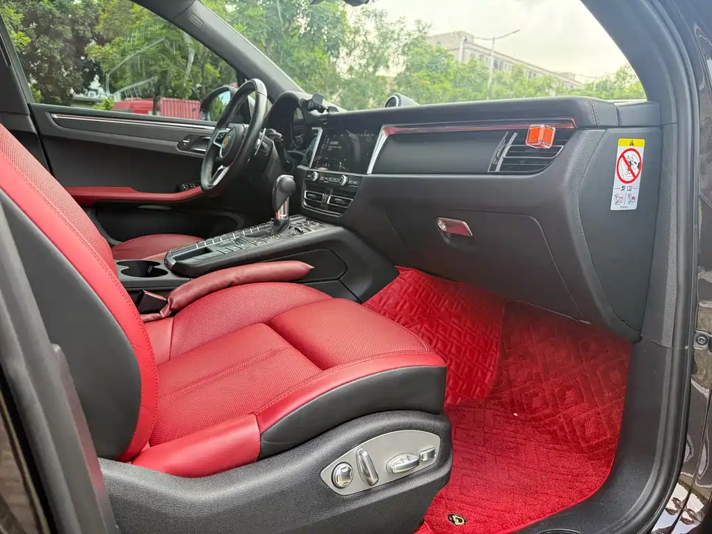 Porsche Macan — миниатюра 13
