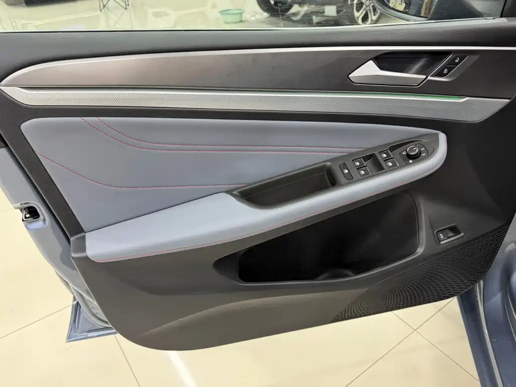 Volkswagen Lamando — миниатюра 8