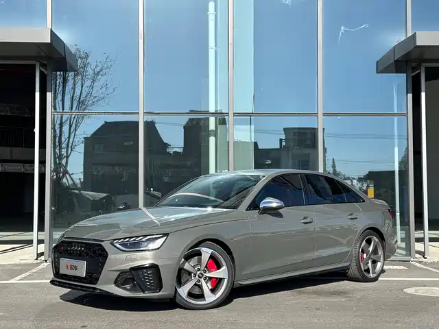 AUDI S4