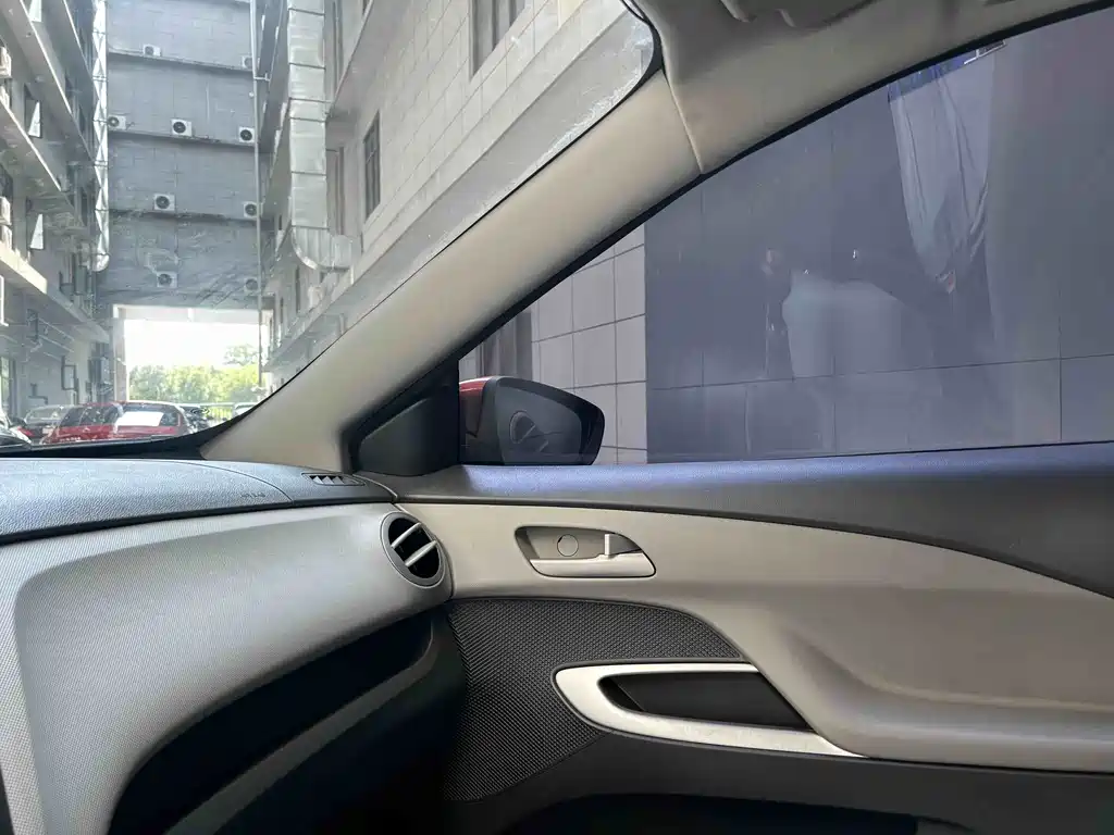 Chevrolet Sail — миниатюра 12