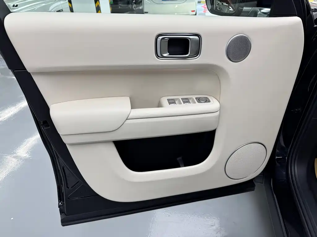 Li Auto Li L8 — миниатюра 4