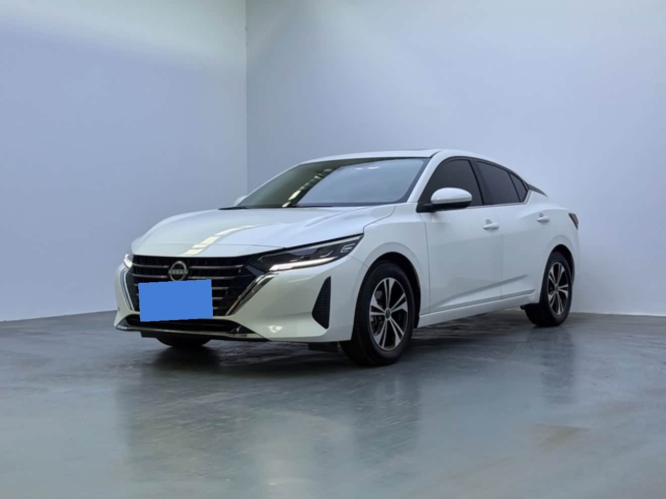 Nissan Sylphy 1.6 л 2024 г. Белый, пробег 13300 км