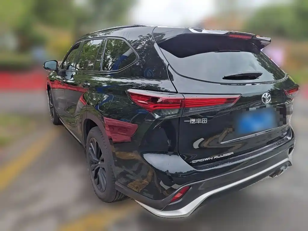 Toyota Crown Kluger — миниатюра 25