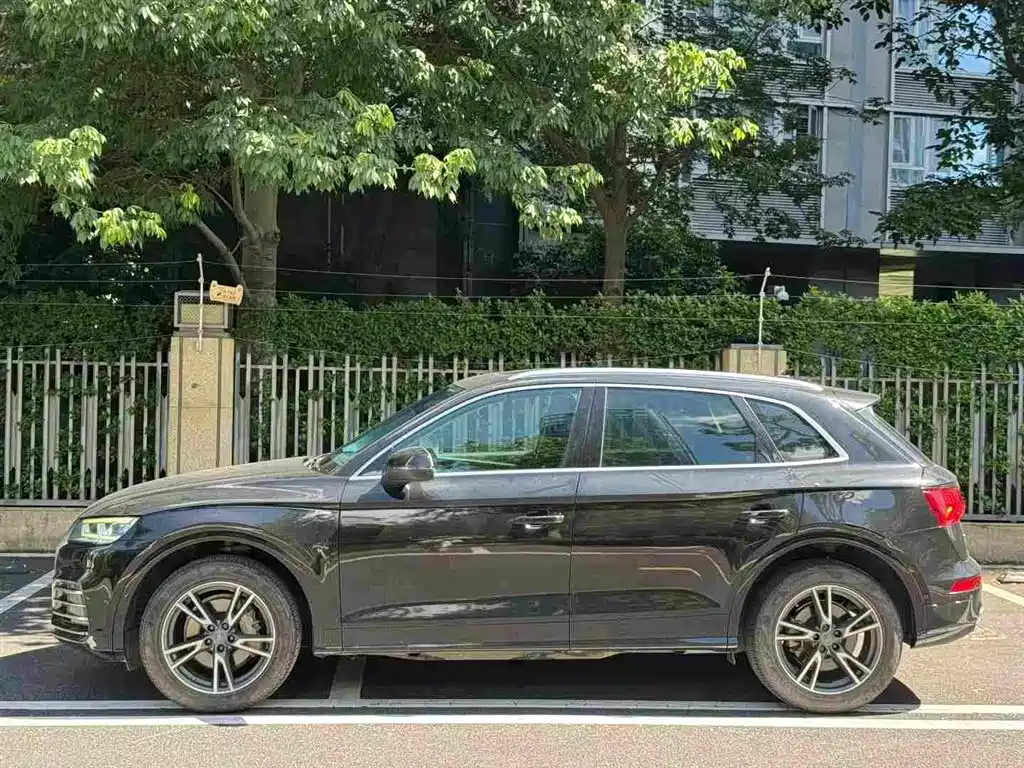 Audi Q5L 2018 40 TFSI Fashion V