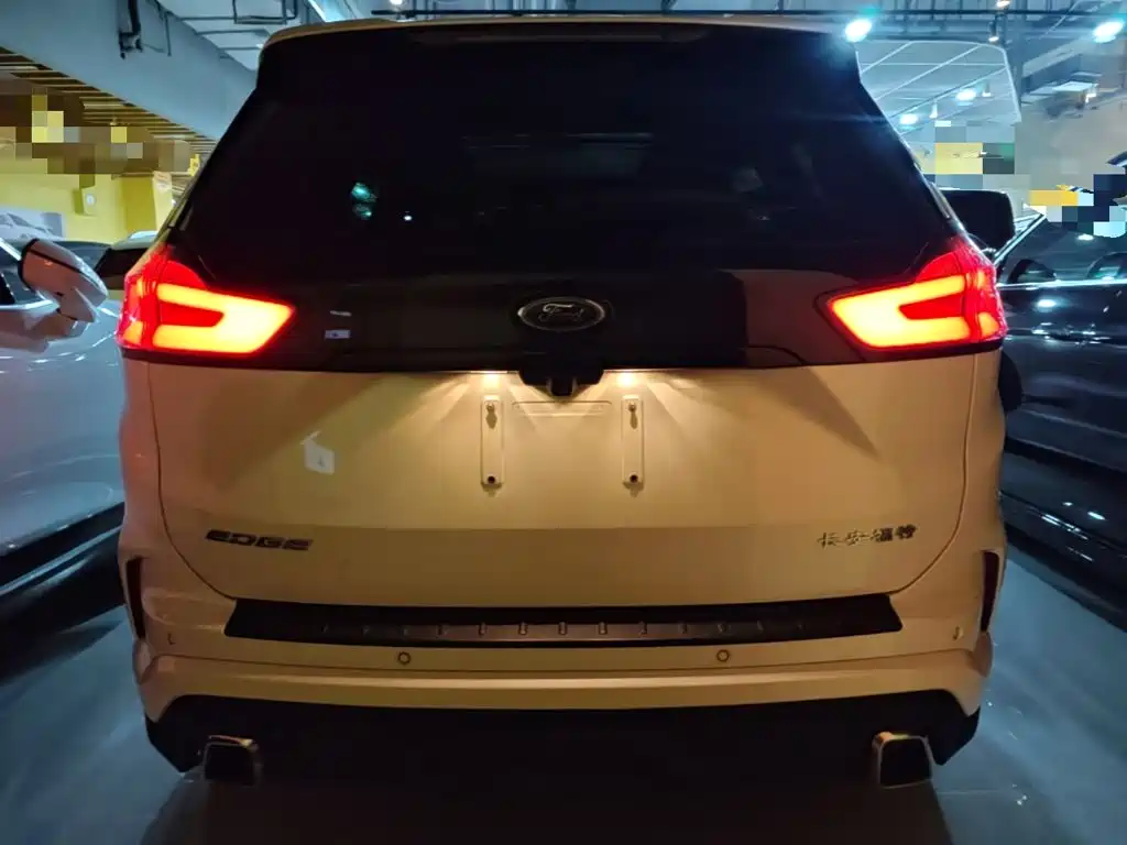 Ford Edge — миниатюра 6