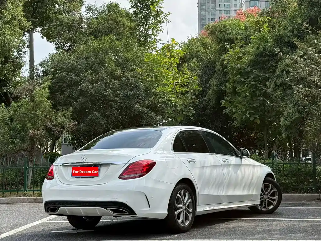 Mercedes-Benz C-Class — миниатюра 7