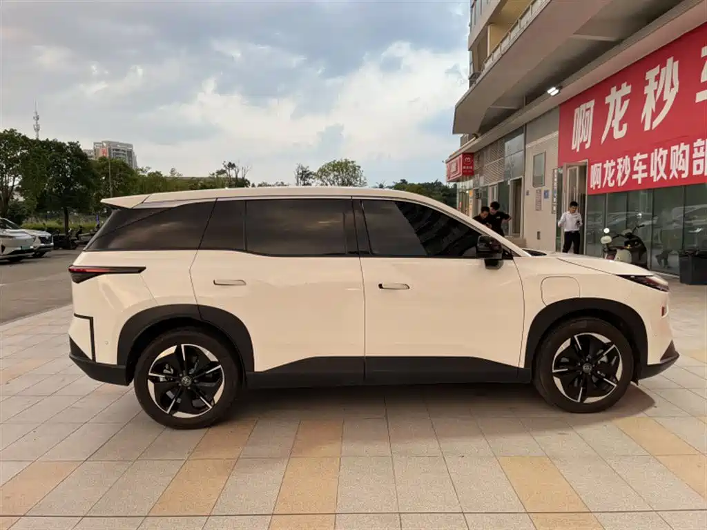 Toyota bZ3X — миниатюра 13