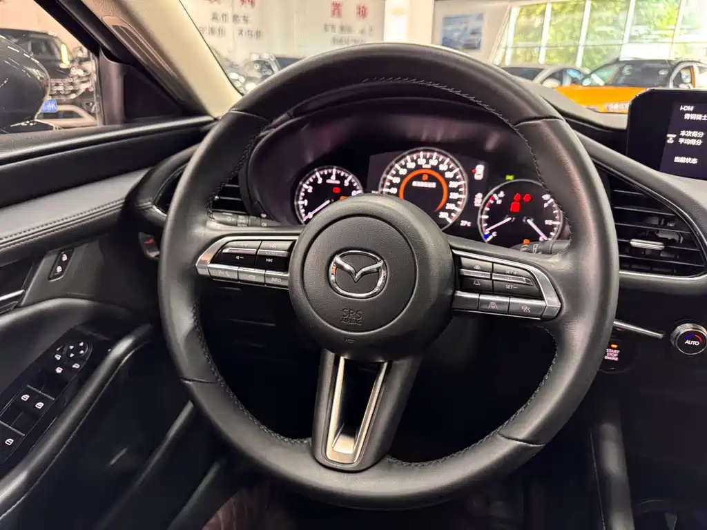 Mazda 3 Axela — миниатюра 16