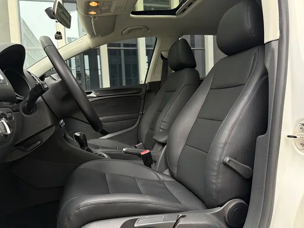 Volkswagen Golf — миниатюра 6