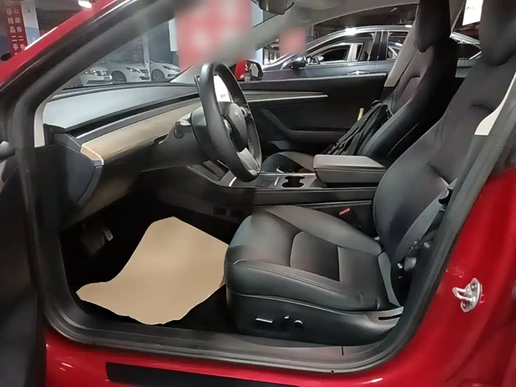 Tesla Model 3 — миниатюра 15