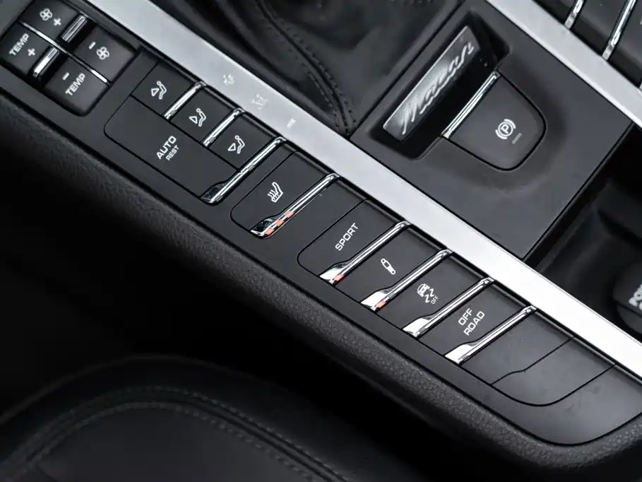 Porsche Macan — миниатюра 18
