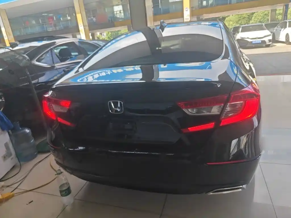 Honda Accord — миниатюра 6
