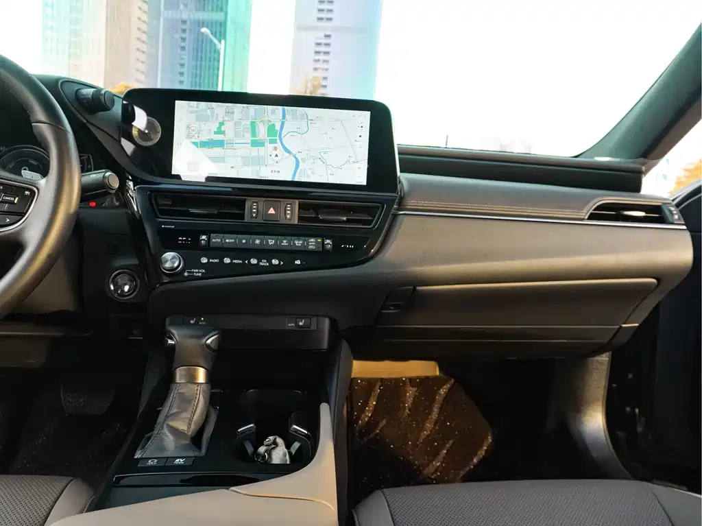 Lexus ES — миниатюра 23