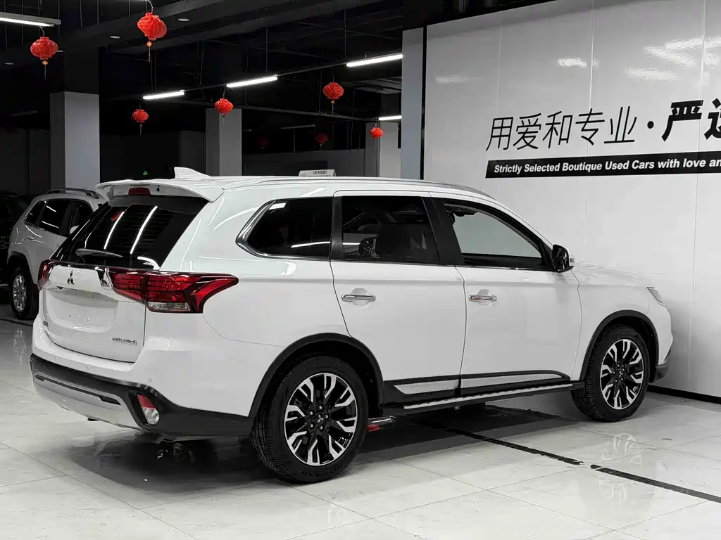 Mitsubishi Outlander 2019 2.4L 5 мест VI