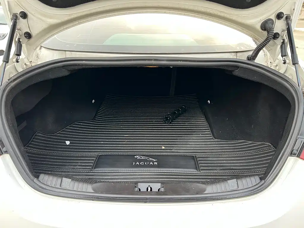 Jaguar XF — миниатюра 20