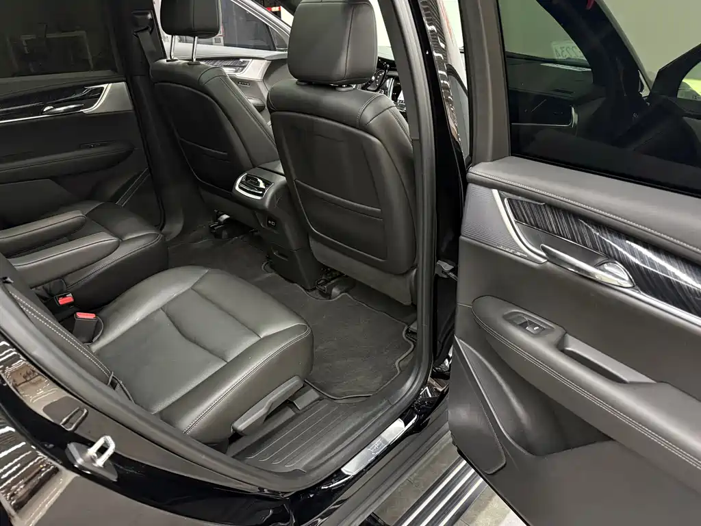 Cadillac XT6 — миниатюра 12