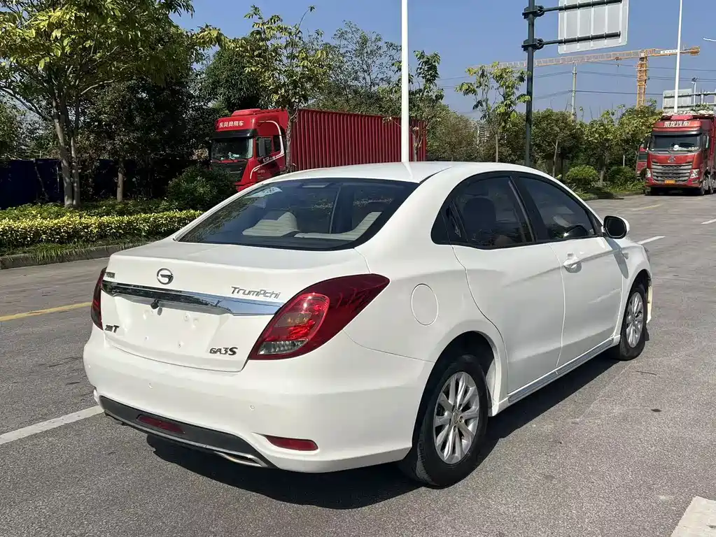 GAC TRUMPCHI GA3S VISION