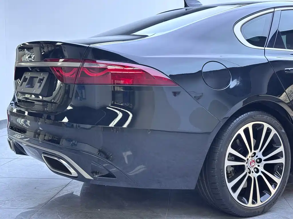 Jaguar XFL — миниатюра 18