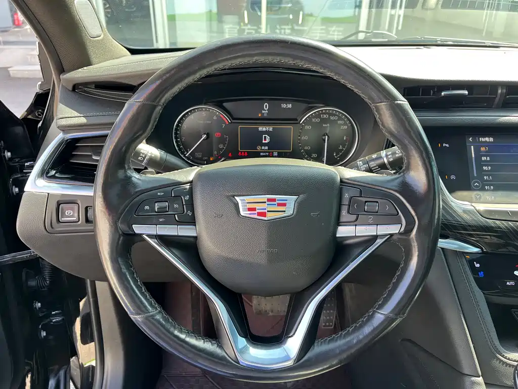 Cadillac XT6 2022 2.0T мест Luxury
