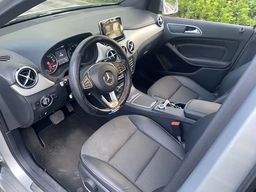 Mercedes-Benz B-Class — миниатюра 7
