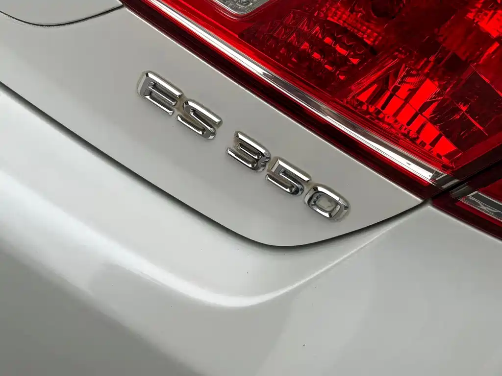 Lexus ES — миниатюра 17