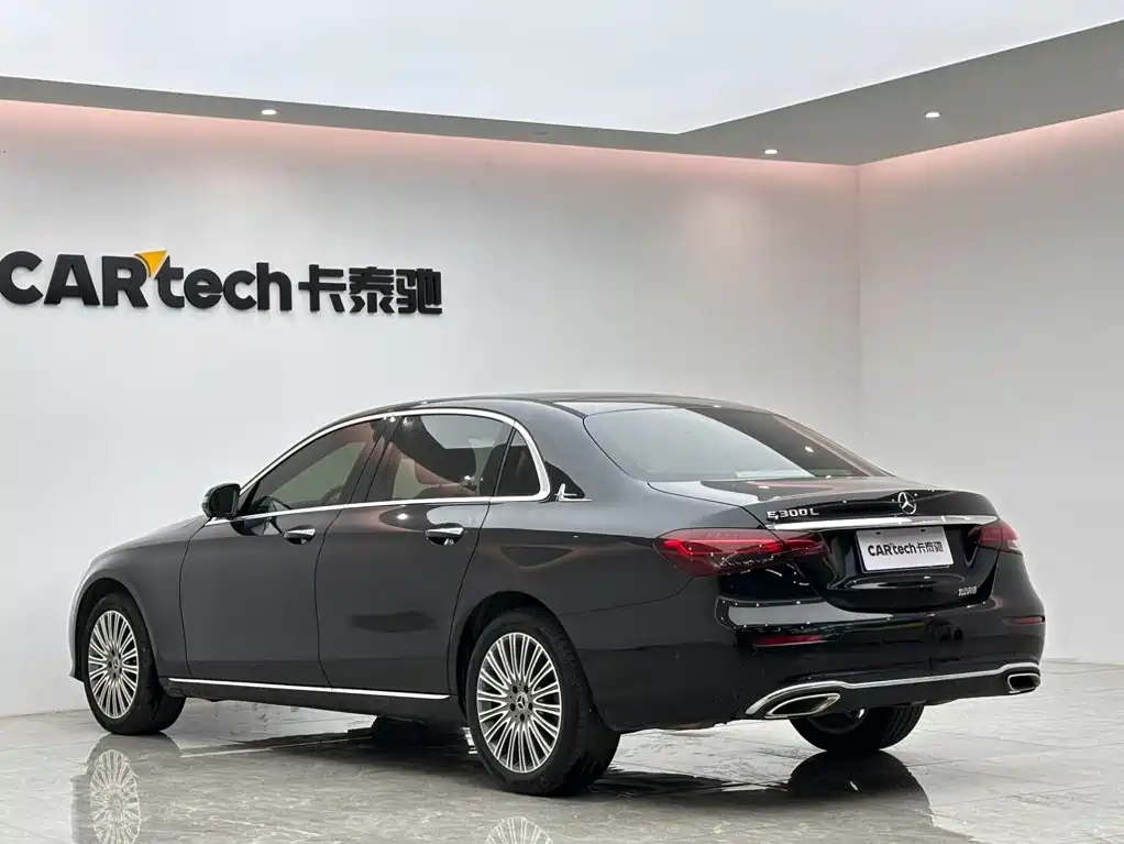 Mercedes-Benz E-Class — миниатюра 3