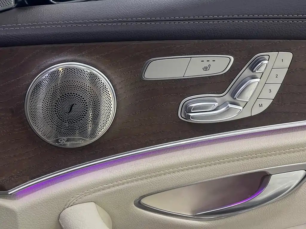 Mercedes-Benz E-Class — миниатюра 10