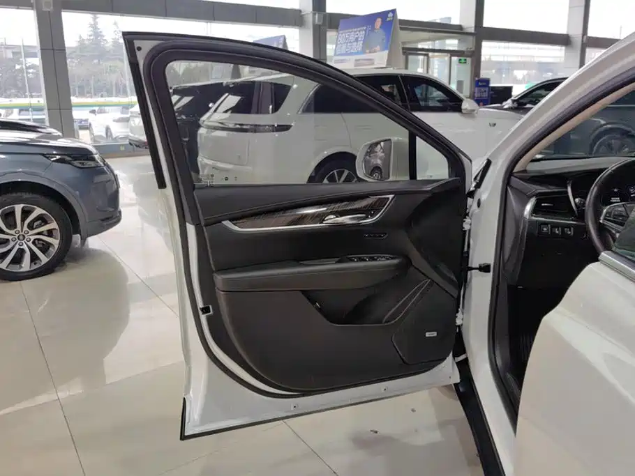 Cadillac XT5 — миниатюра 7