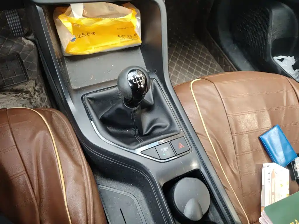 Roewe i5 — миниатюра 10