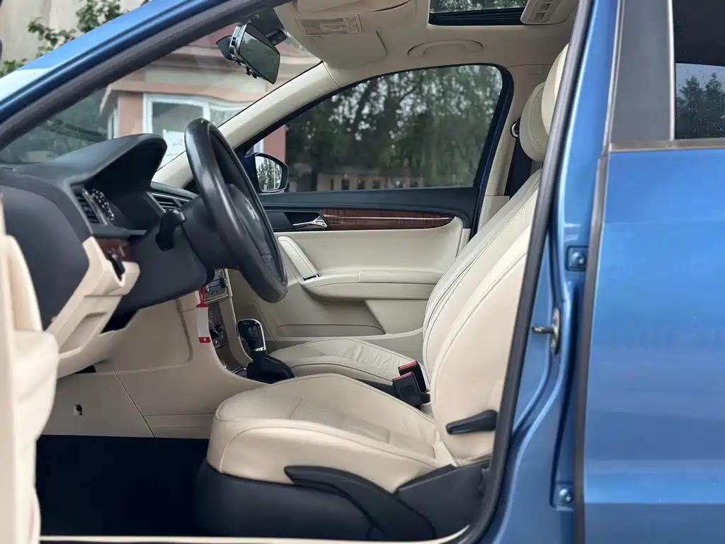 Volkswagen Lavida — миниатюра 5